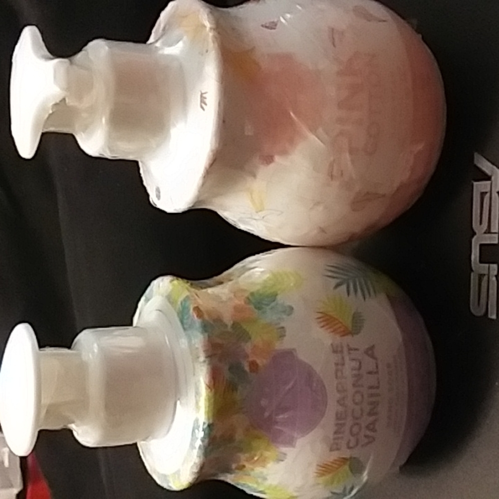 2 scentsy hand soaps